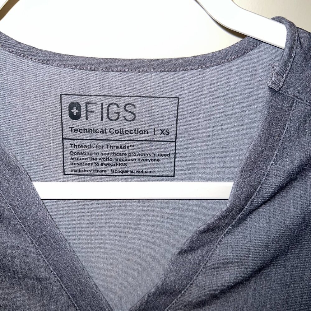 FIGS Scrub Set - Graphite - Picture 4 of 7